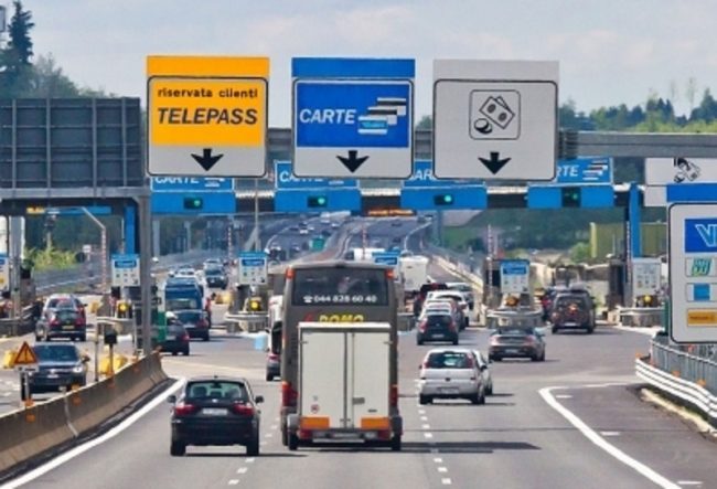 Pedaggi autostrade bloccati e alcuni aumenti in vista